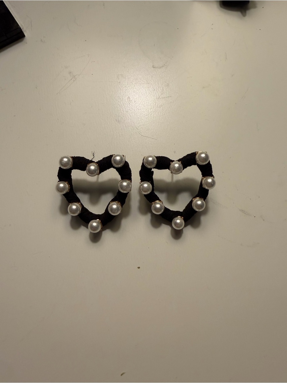 Black woven heart shaped pearl coquette preppy valentines drop dangle earrings